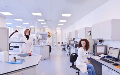 Improving Air Quality in Labs Using Fume Hoods for Optimal Protection